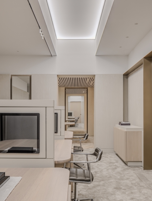Meer licht in een donkere ruimte met Skylight spanplafond