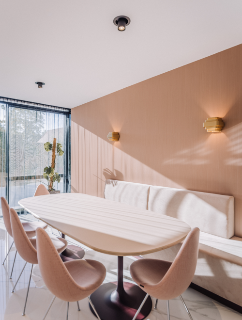 Spanplafond in keukenruimte