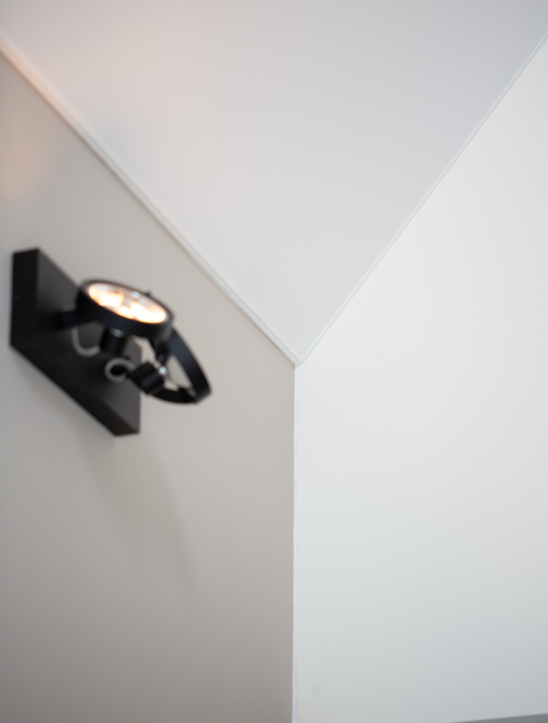 Afwerking van spanplafond met Kanvas spanprofiel